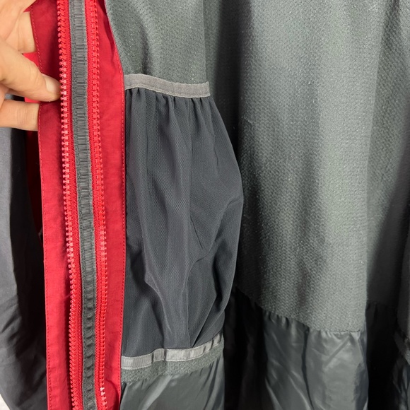 The North Face Men's Gor-Tex Ski Jacket, Red and Black, Small - Picture 6 of 10